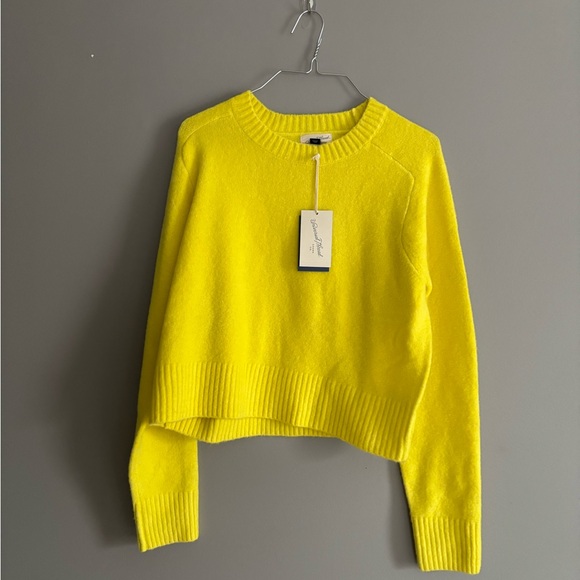 Universal Thread Yellow Crop Women's Sweater, NWT - Picture 1 of 4